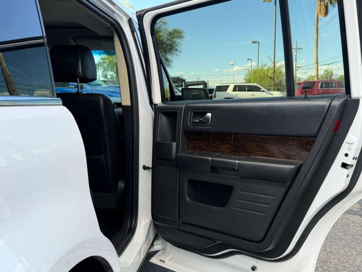 Used 2018 Ford Flex Limited w/ Equipment Group 303A AWD/4WD image 37