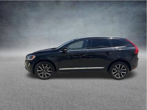 Used 2017 Volvo XC60 T6 Dynamic w/ Preferred Option Package AWD/4WD image 5