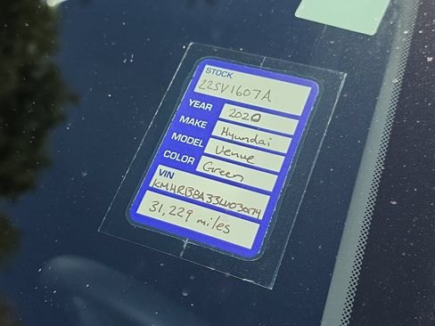 Used 2020 Hyundai Venue SE FWD image 11