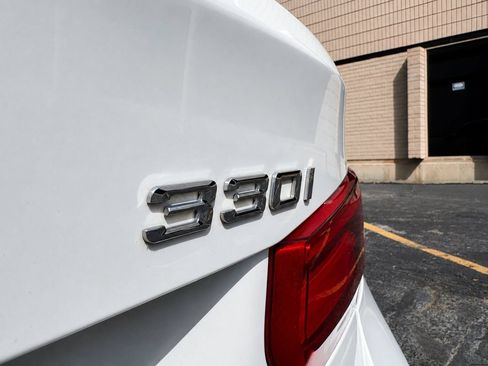 Used 2017 BMW 330i xDrive Sedan AWD/4WD image 5