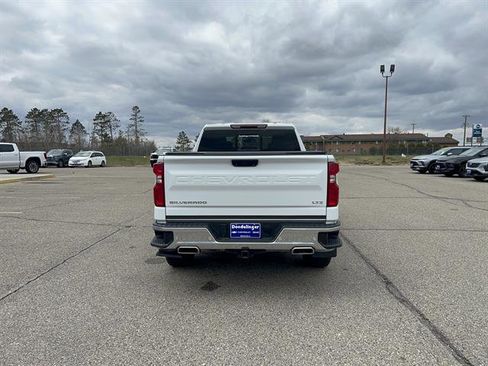Used 2023 Chevrolet Silverado 1500 LTZ AWD/4WD image 3