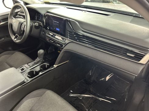 Used 2025 Toyota Camry LE FWD image 26