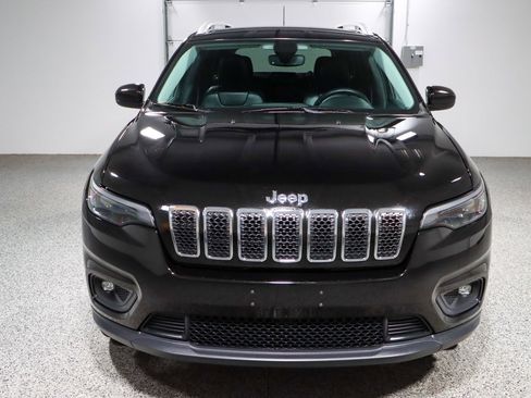 Used 2019 Jeep Cherokee Latitude Plus w/ Comfort/Convenience Group image 4