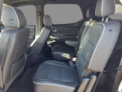 Used 2022 Chevrolet Traverse Premier w/ Redline Edition image 5