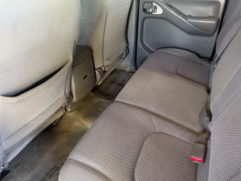 Used 2018 Nissan Frontier SV AWD/4WD image 4
