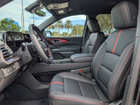 New 2026 Chevrolet Traverse RS image 14