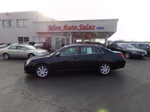 Used 2009 Toyota Avalon XL image 1
