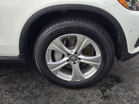 Used 2017 Mercedes-Benz GLC 300 4MATIC image 9