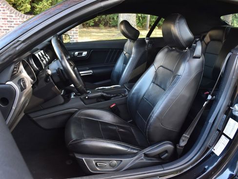 Used 2019 Ford Mustang Premium image 25