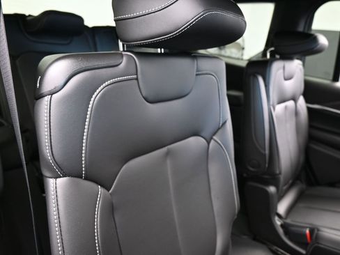 New 2026 Jeep Grand Cherokee L Limited image 35