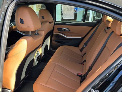 Certified 2025 BMW 330i Sedan w/ Premium Package image 8