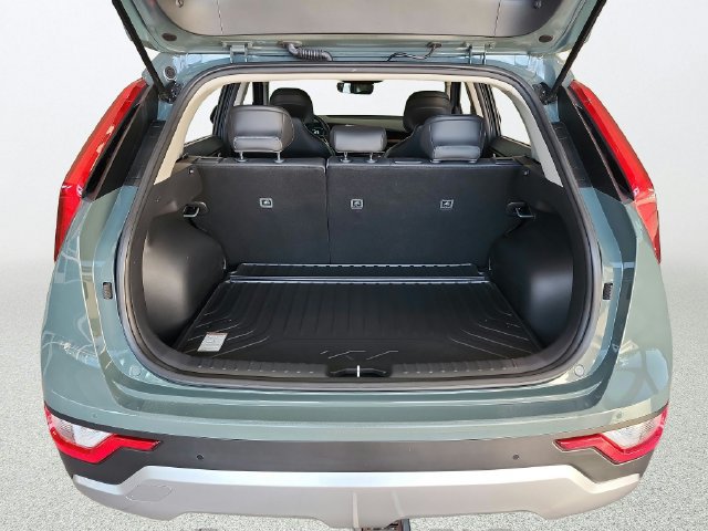 Certified 2024 Kia Niro EX FWD image 28