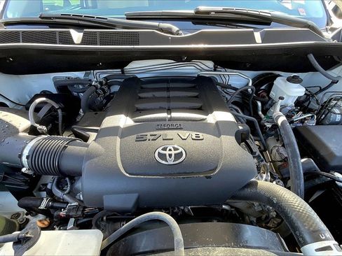 Used 2022 Toyota Sequoia SR5 image 10