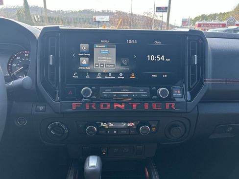 Used 2025 Nissan Frontier PRO-4X image 15