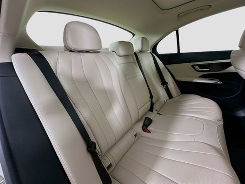 Used 2026 Mercedes-Benz E 350 4MATIC Sedan image 37