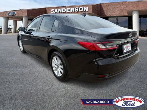 Used 2025 Toyota Camry LE w/ Convenience Package image 5