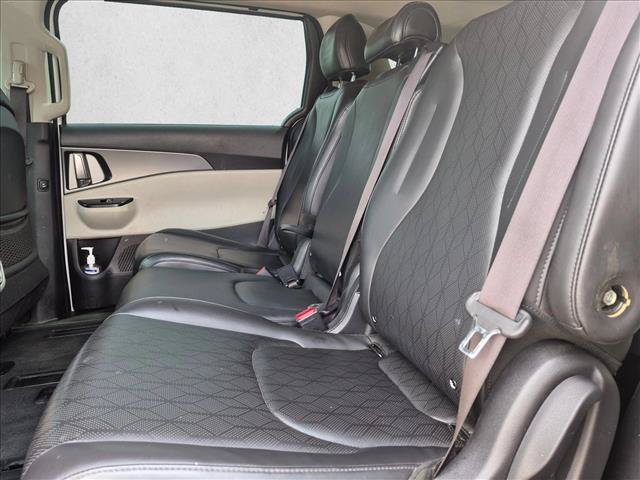 Used 2022 Kia Carnival LX FWD image 17