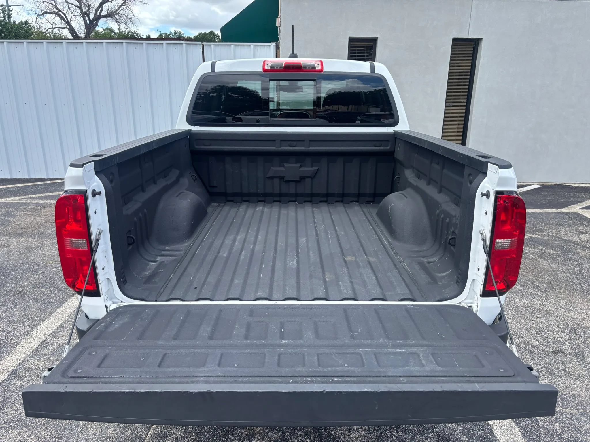 Used 2016 Chevrolet Colorado LT w/ LT Convenience Package RWD image 5