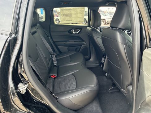 New 2026 Jeep Compass Latitude image 19