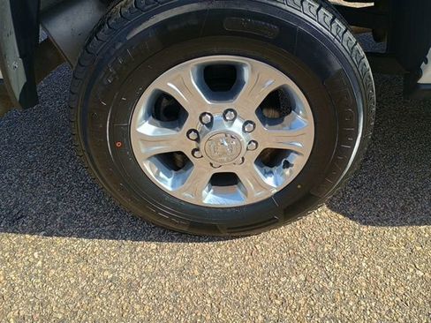Used 2024 RAM 2500 Big Horn AWD/4WD image 11