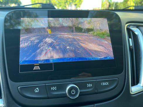 Used 2024 Chevrolet Malibu LT image 17