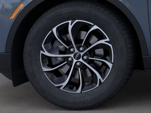 New 2026 Lincoln Nautilus Premier AWD/4WD image 33