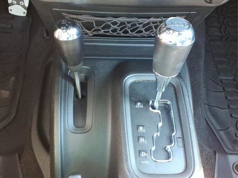 Used 2017 Jeep Wrangler 75th Anniversary image 23