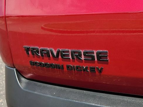 Used 2021 Chevrolet Traverse RS w/ LPO, Floor Liner Package FWD image 8
