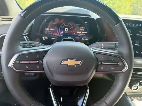 Used 2025 Chevrolet Tahoe High Country AWD/4WD image 18