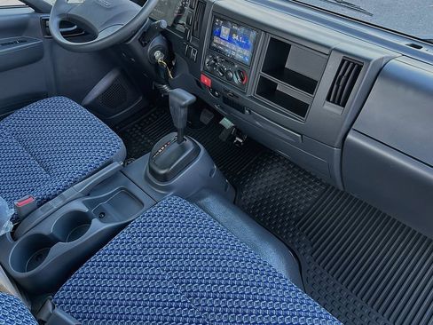 Used 2024 Isuzu NPR RWD image 11