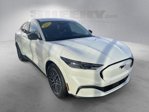 Certified 2025 Ford Mustang Mach-E Premium image 2