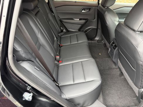 Certified 2023 Nissan Rogue SV w/ SV Premium Package image 21