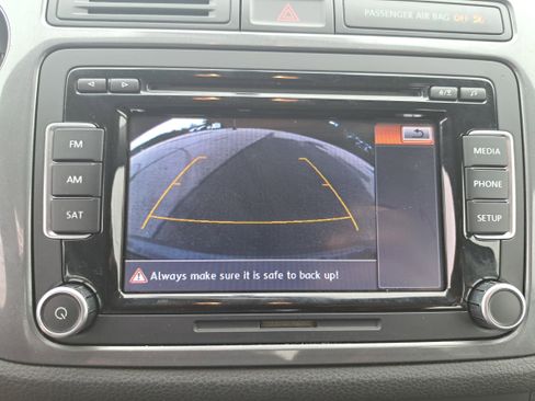 Used 2015 Volkswagen Tiguan S image 22