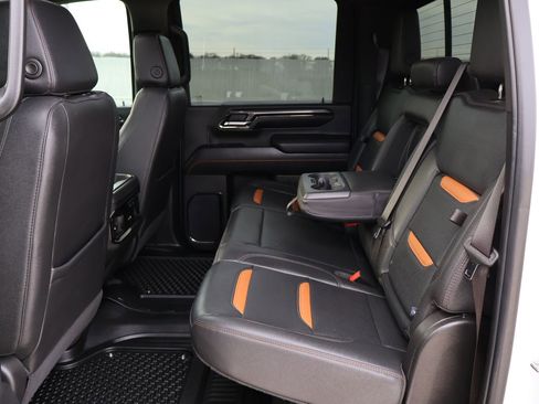Used 2024 GMC Sierra 2500 AT4 w/ AT4 Premium Plus Package image 19