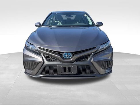 Used 2023 Toyota Camry SE w/ Cold Weather Package FWD image 6