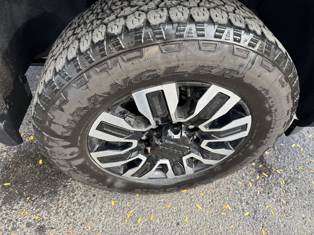 Used 2025 GMC Sierra 3500 Denali Ultimate AWD/4WD image 9