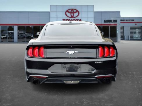 Used 2019 Ford Mustang Coupe image 4