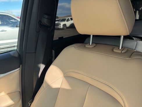 Used 2024 Jeep Grand Cherokee L Limited AWD/4WD image 3