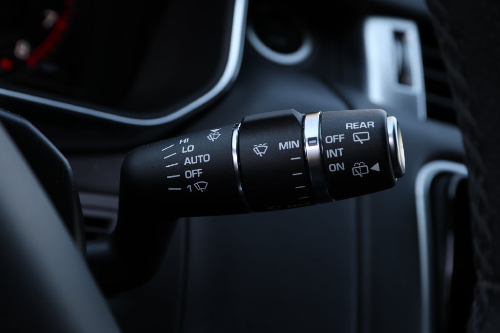 Used 2019 Land Rover Range Rover Sport SE AWD/4WD image 25