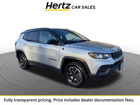 Used 2025 Jeep Compass Trailhawk w/ Trailer Tow Group AWD/4WD image 1