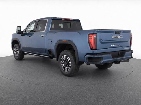 Certified 2025 GMC Sierra 3500 Denali Ultimate AWD/4WD image 4