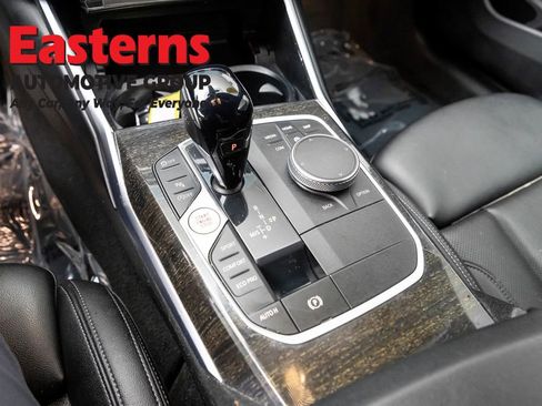 Used 2022 BMW 330i xDrive Sedan w/ M Sport Package image 13