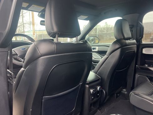 Used 2020 Ford Explorer ST w/ Premium Technology Package image 14