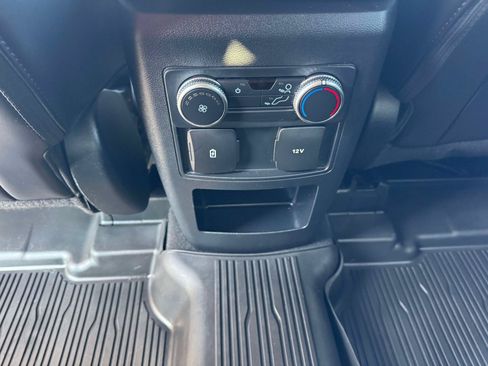 Used 2021 Ford Explorer XLT w/ Equipment Group 202A AWD/4WD image 21