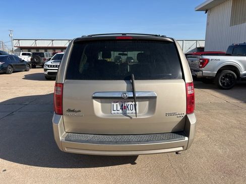 Used 2009 Dodge Grand Caravan SXT w/ Family Value Group image 4