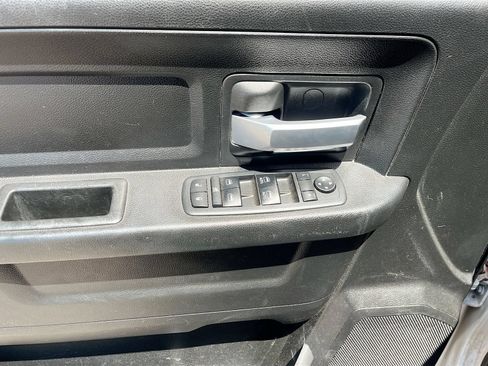 Used 2024 RAM 2500 Big Horn w/ Off Road Package AWD/4WD image 17