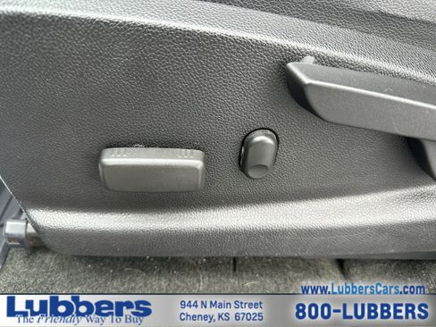 Used 2015 GMC Canyon SLT w/ LPO, Gearon Divider Package RWD image 11