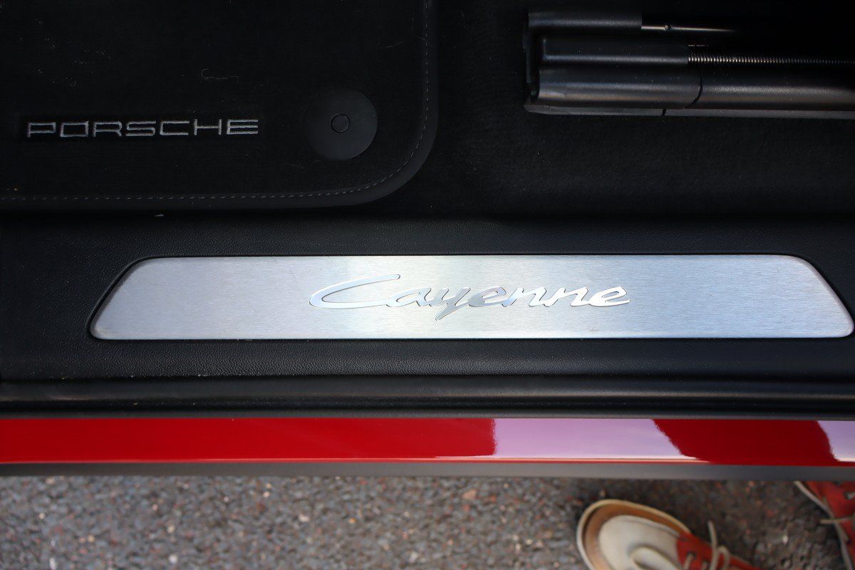 Used 2025 Porsche Cayenne E-Hybrid AWD/4WD image 17