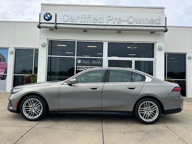 Used 2024 BMW 530i xDrive w/ Premium Package AWD/4WD image 5