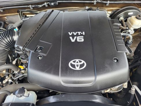 Used 2013 Toyota Tacoma 4x4 Double Cab w/ TRD Sport Pkg image 29